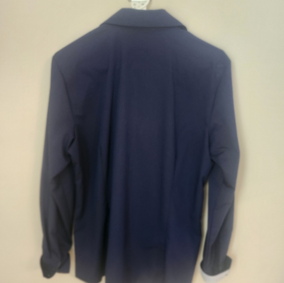 Like new navy button up womens top - Picture 4 of 5